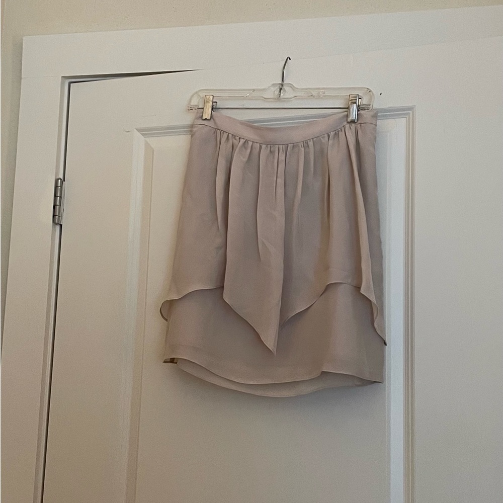 Banana Republic silk skirt in a dusty pink, size 4.